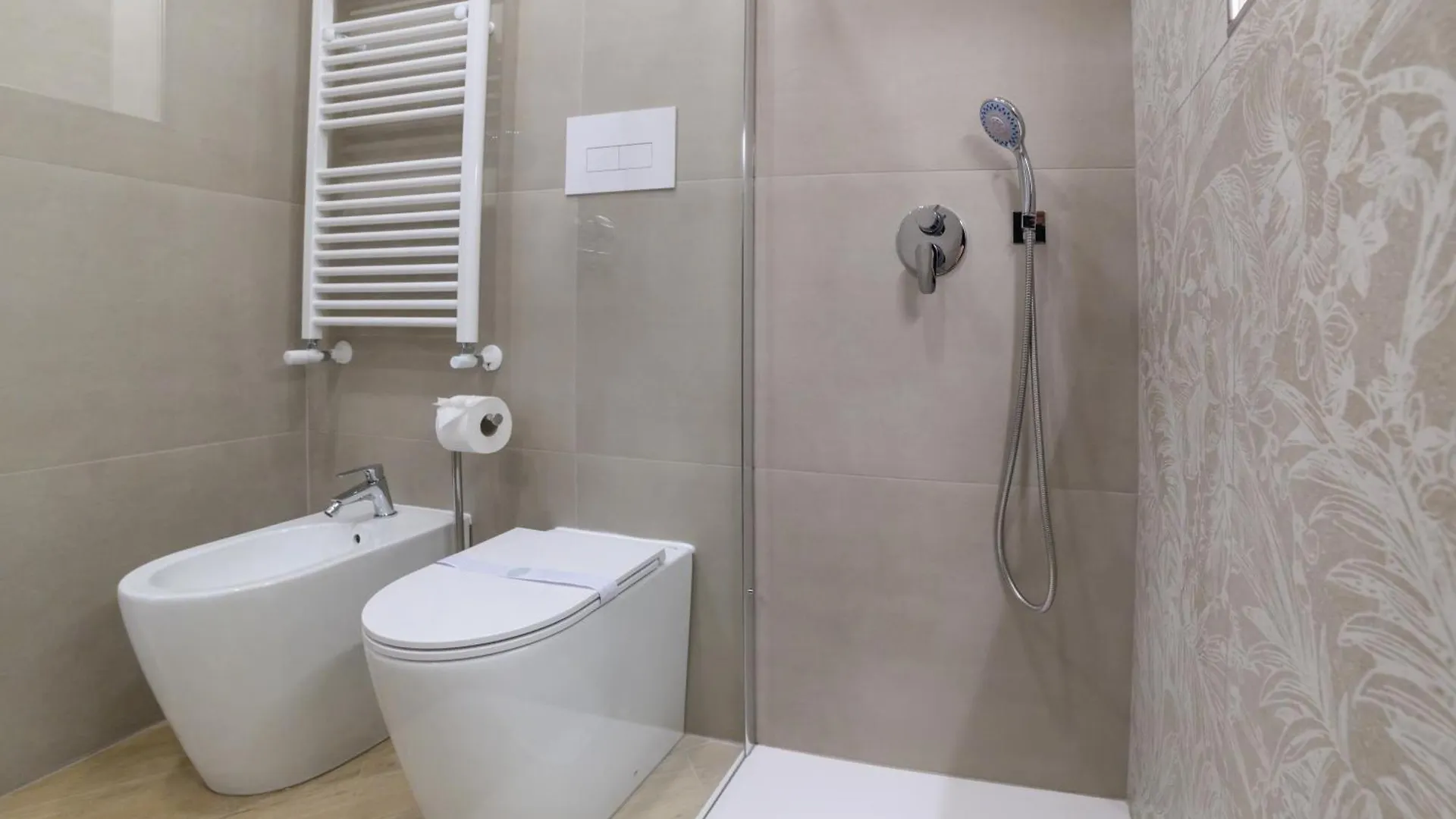 Oros Rooms Palerme 0*,  Italie
